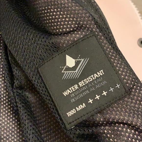 Light pink water resistant jacket - Picture 4 of 4